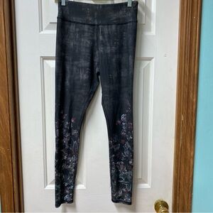 Maurices Black Floral Leggings M used